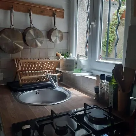 Garden Annexe بيت للعطل